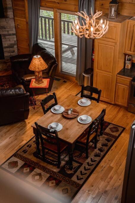 2-Bedroom Cabin With 2 Master Suites, Loft, Half-Bath And Hot Tub In A Serene Resort Setting Sevierville Luaran gambar