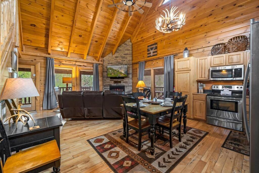 2-Bedroom Cabin With 2 Master Suites, Loft, Half-Bath And Hot Tub In A Serene Resort Setting Sevierville Luaran gambar