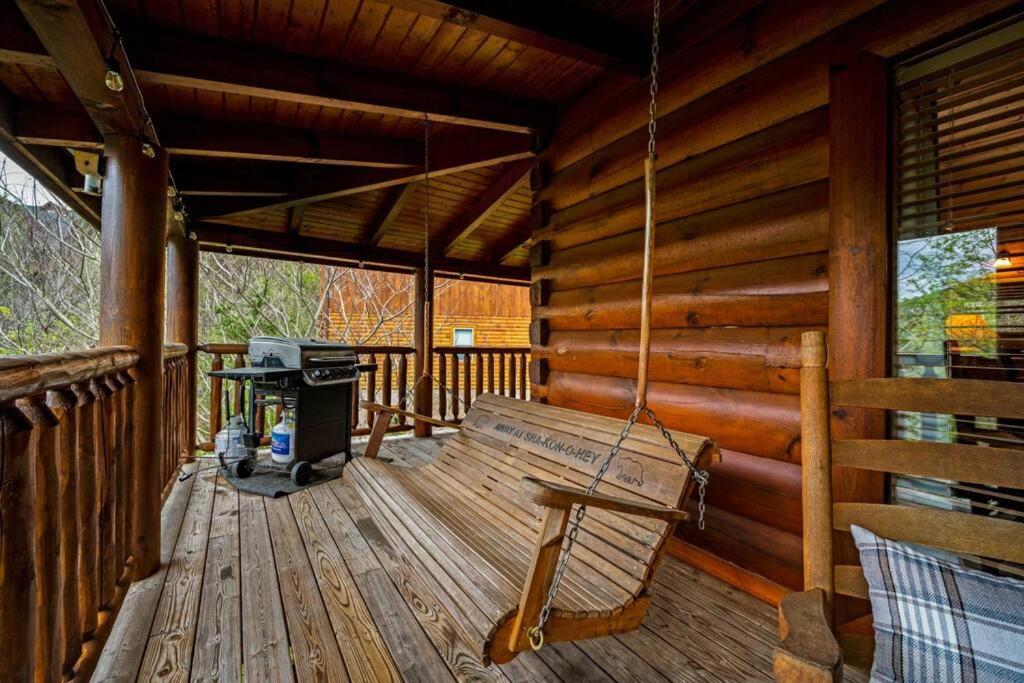 2-Bedroom Cabin With 2 Master Suites, Loft, Half-Bath And Hot Tub In A Serene Resort Setting Sevierville Luaran gambar