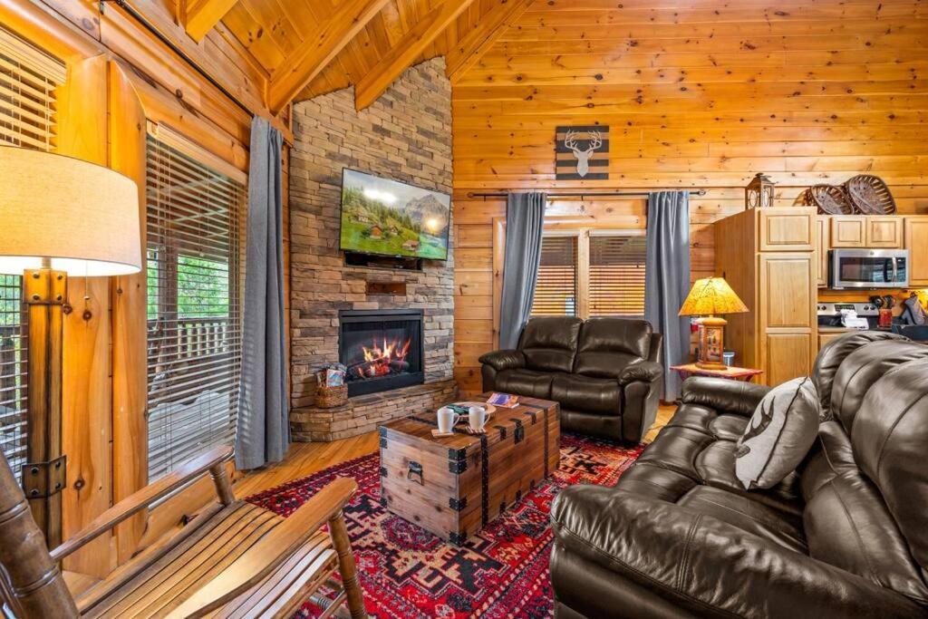 2-Bedroom Cabin With 2 Master Suites, Loft, Half-Bath And Hot Tub In A Serene Resort Setting Sevierville Luaran gambar