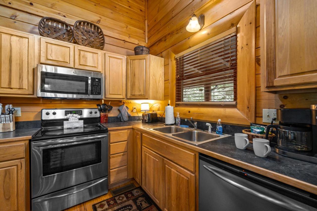 2-Bedroom Cabin With 2 Master Suites, Loft, Half-Bath And Hot Tub In A Serene Resort Setting Sevierville Luaran gambar